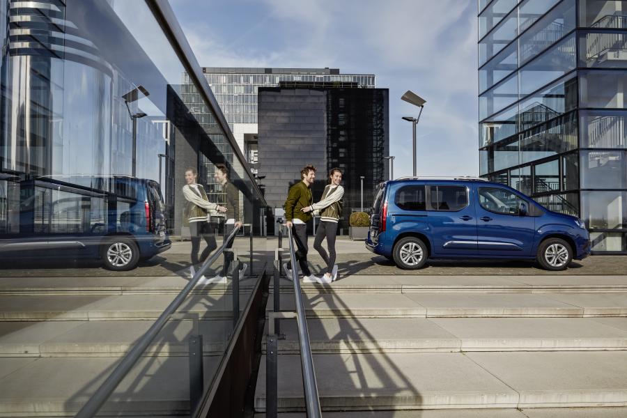  Toyota ProAce City Verso 2019 года  (EU) (фото 9 из 45)